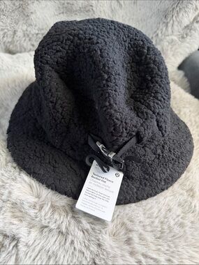 lululemon athletica Black Textured Fleece Bucket Hat with Buckle Accent